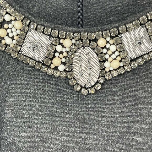 CAbi The Glitz Shell Tank Top Size 4 Charcoal Gray 508 Beaded Sleeveless Blouse - Picture 4 of 7